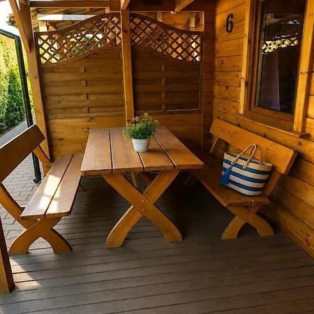 For 4 People With A Swimming Pool * دجيفنوفيك
