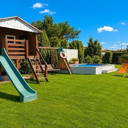 For 4 People With A Swimming Pool Dziwnówek